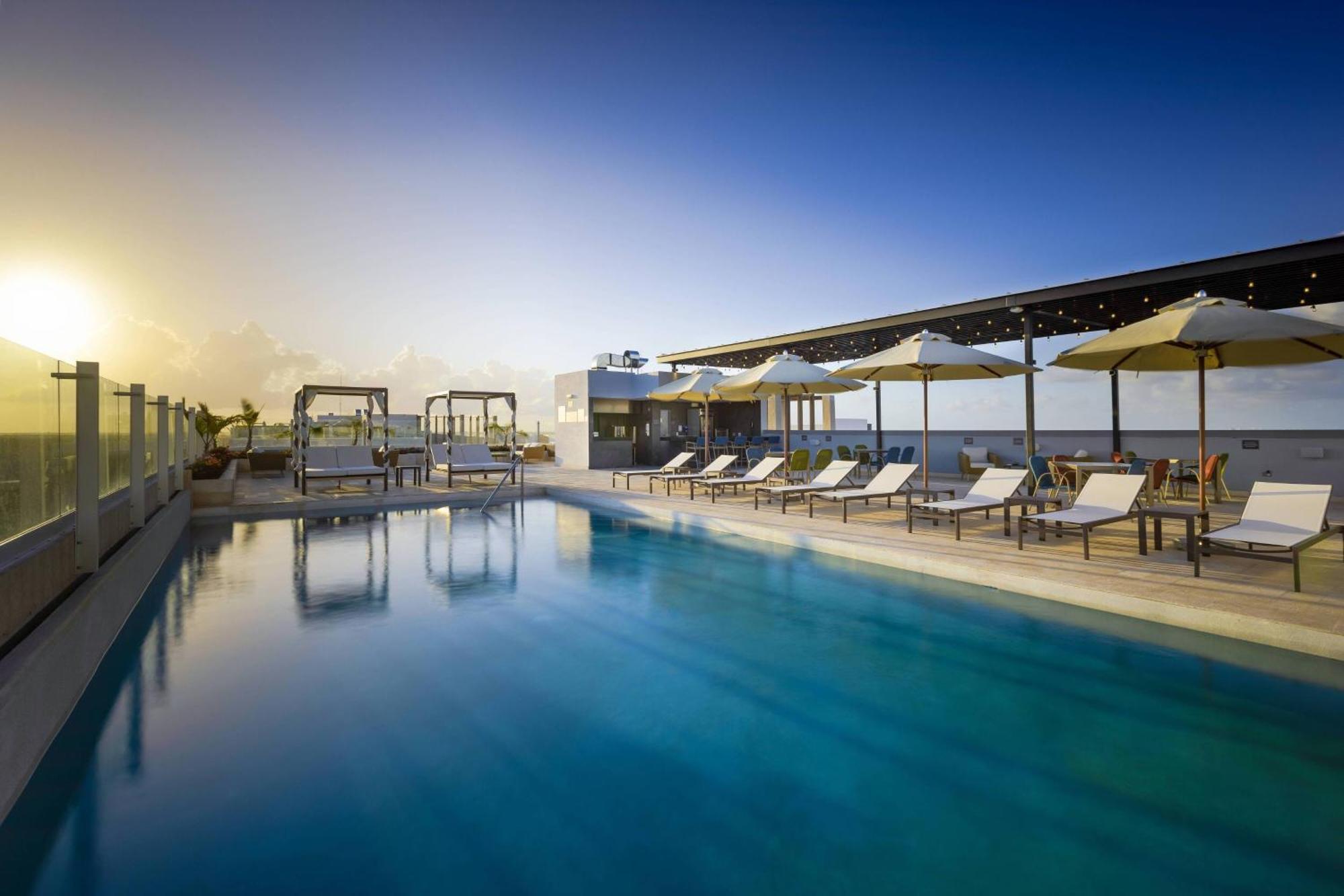 Residence Inn By Marriott Cancun Hotel Zone Екстер'єр фото