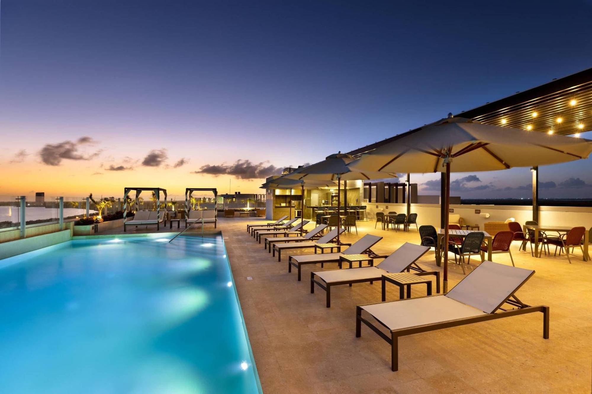 Residence Inn By Marriott Cancun Hotel Zone Екстер'єр фото