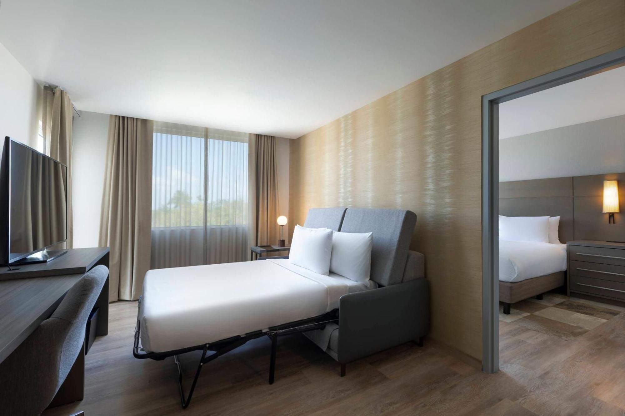 Residence Inn By Marriott Cancun Hotel Zone Екстер'єр фото