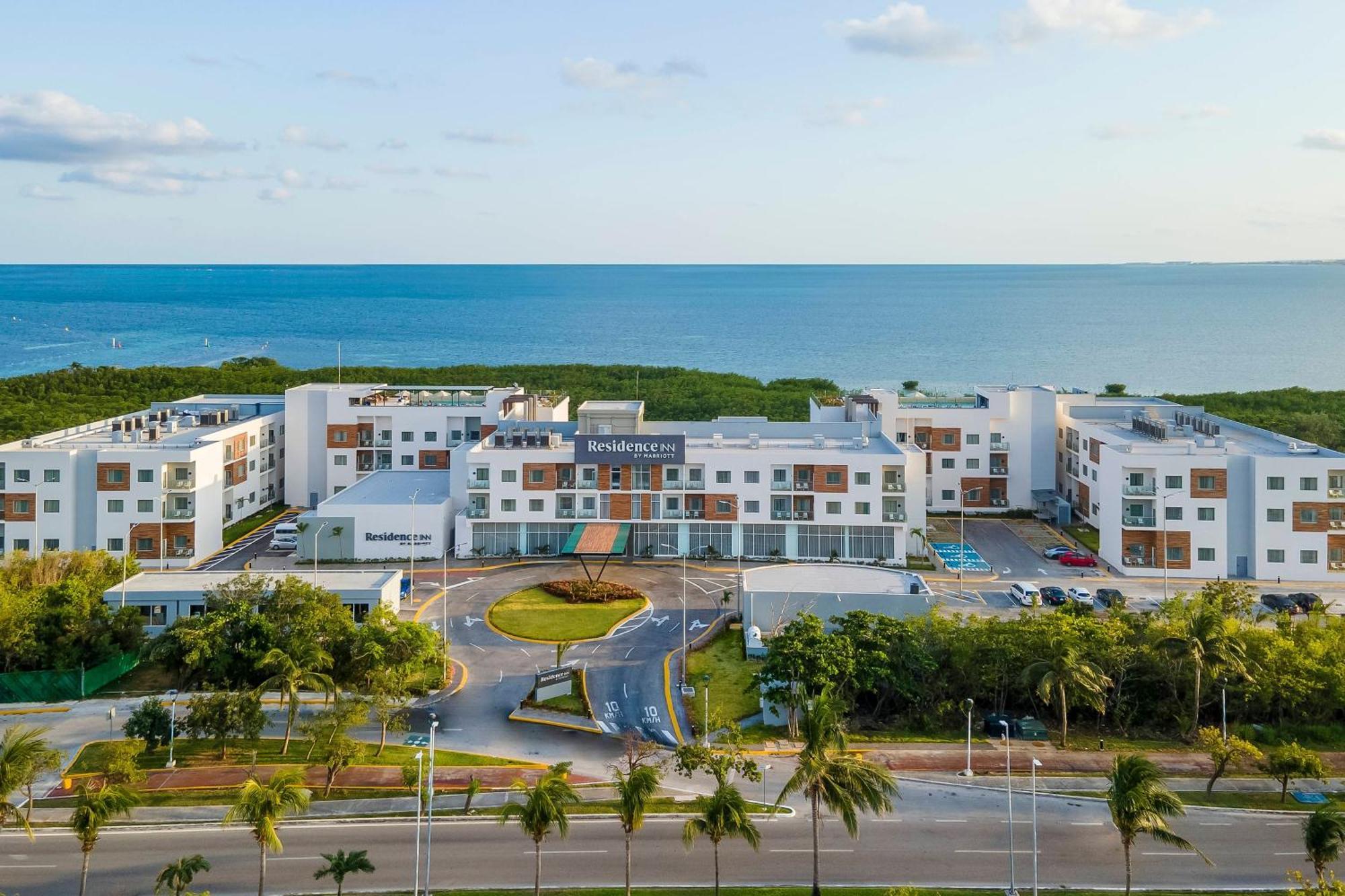 Residence Inn By Marriott Cancun Hotel Zone Екстер'єр фото